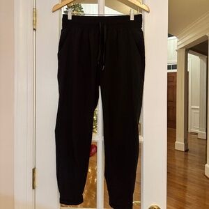 LULULEMON CROPPED JOGGERS, SIZE 2, BLACK